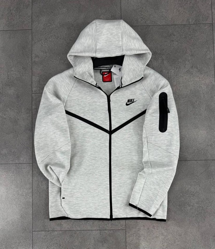 Nike Tech